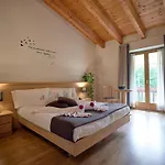 호텔 Ai Cadelach Giulia 3*