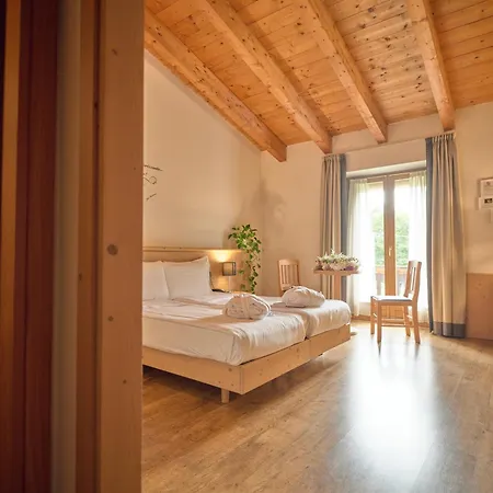 Ai Cadelach Hotel Giulia Hotel Revine Lago