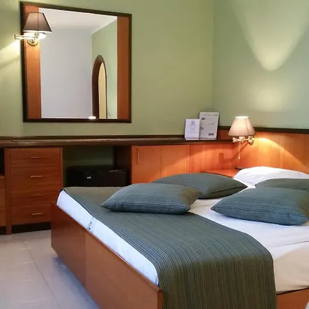 Ai Cadelach Hotel Giulia Hotel 3*