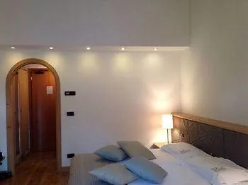 Hotel Ai Cadelach Hotel Giulia 3*
