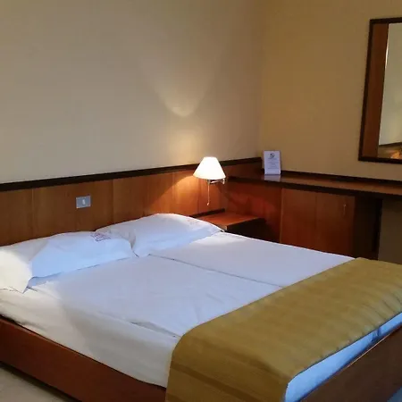 Ai Cadelach Hotel Giulia Hotel 3*